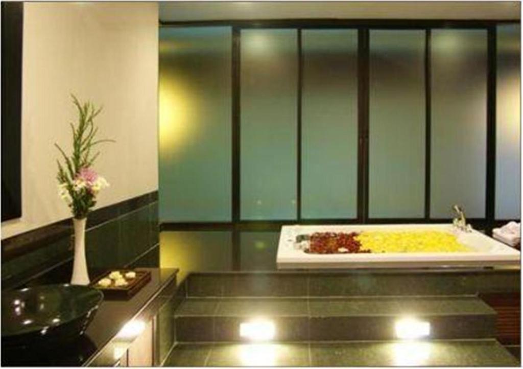 Yodia Heritage Hotel Phitsanulok Zimmer foto