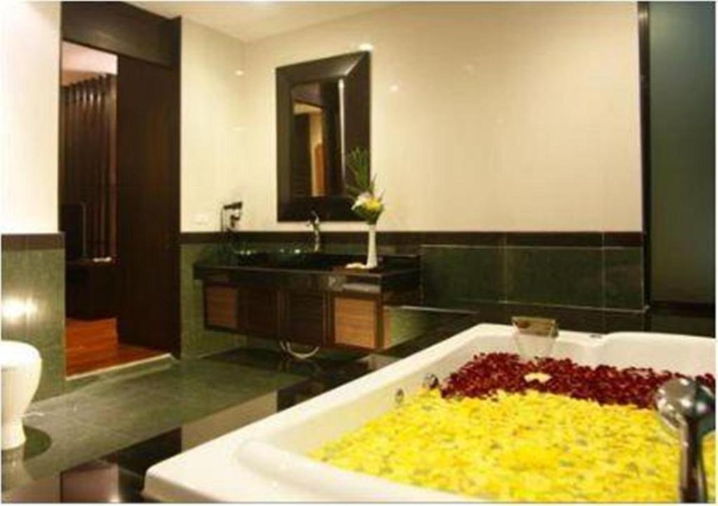 Yodia Heritage Hotel Phitsanulok Zimmer foto